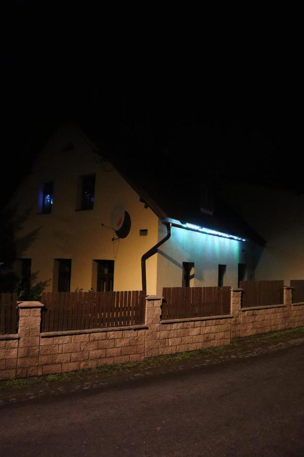 Prazdninovy Dum Jirkov Villa Zelezny Brod Luaran gambar