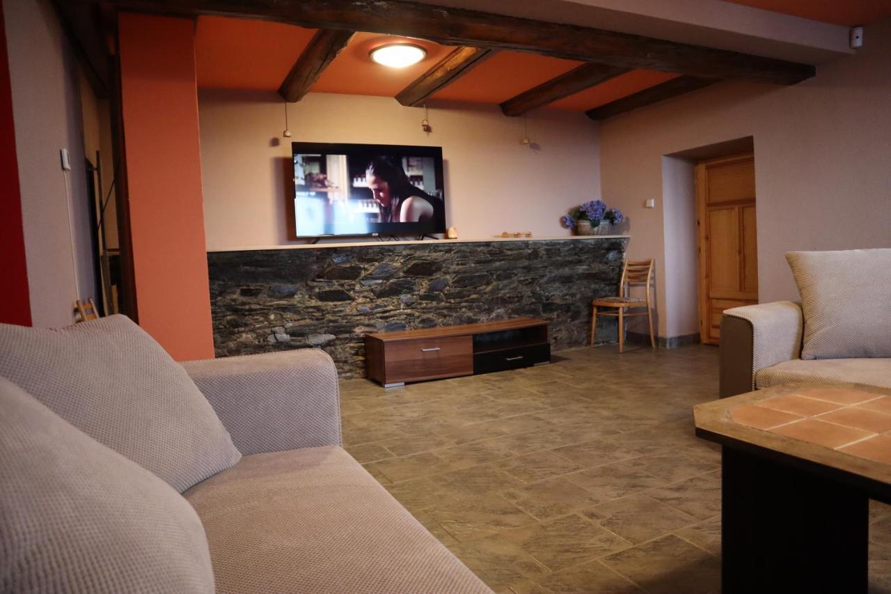Prazdninovy Dum Jirkov Villa Zelezny Brod Luaran gambar