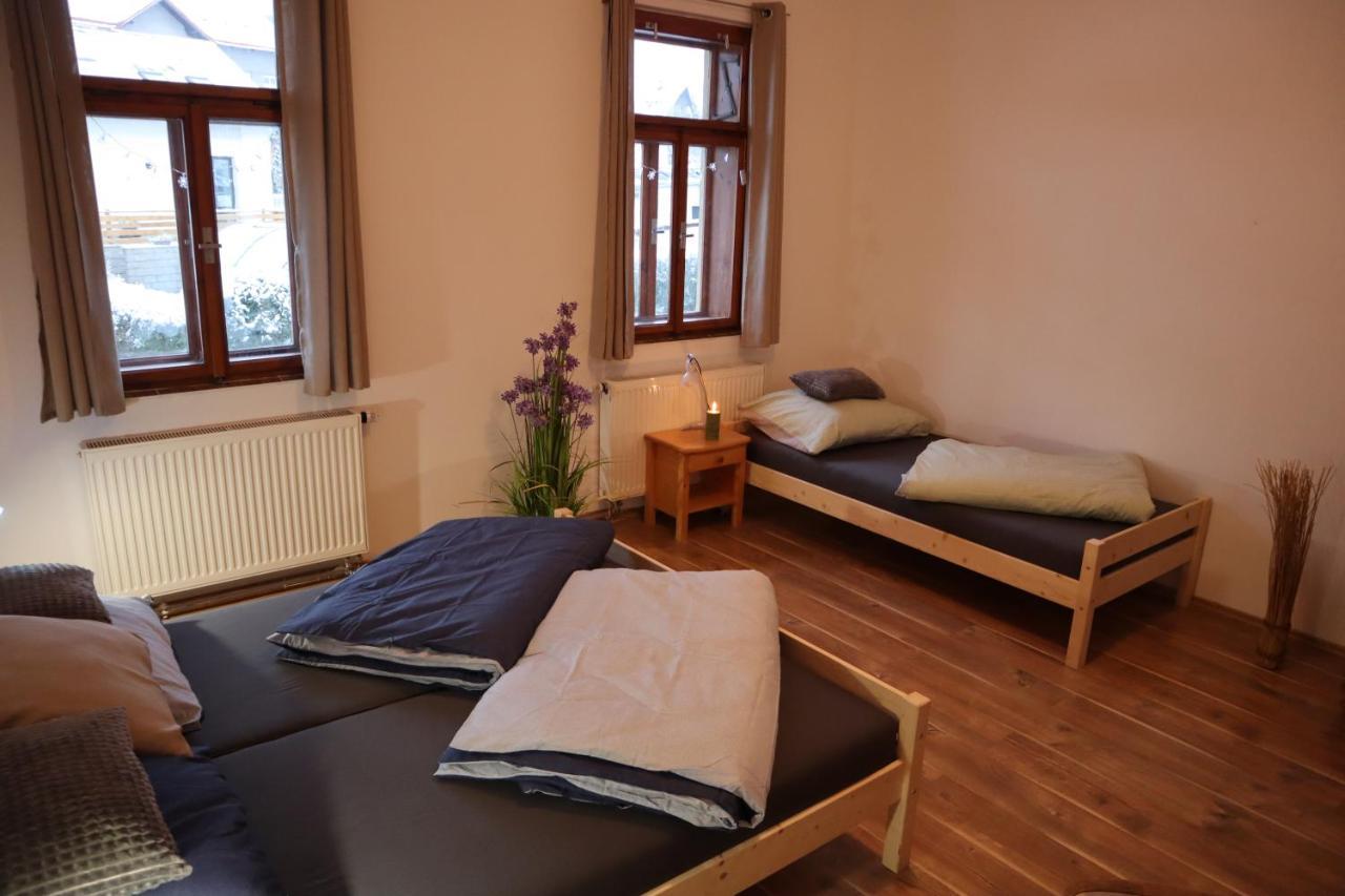 Prazdninovy Dum Jirkov Villa Zelezny Brod Luaran gambar